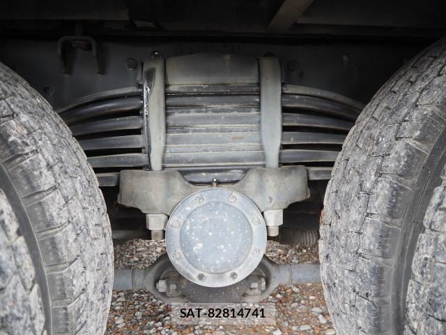 Mitsubishi FIGHTER 2014-06 8229964-24