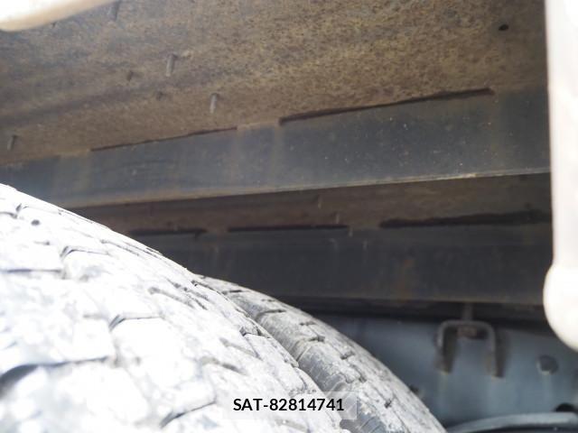 Mitsubishi FIGHTER 2014-06 8229964-27