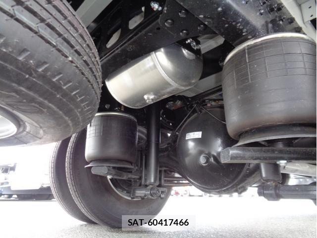 Mitsubishi FIGHTER 2025-10 8229963-12