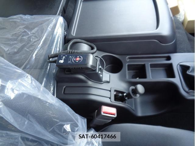 Mitsubishi FIGHTER 2025-10 8229963-21