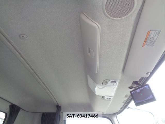 Mitsubishi FIGHTER 2025-10 8229963-23