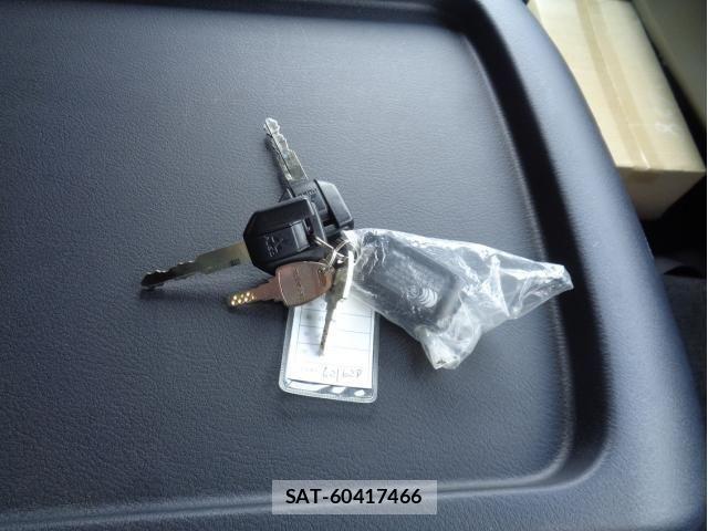 Mitsubishi FIGHTER 2025-10 8229963-27