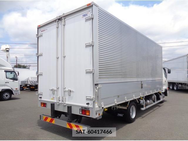 Mitsubishi FIGHTER 2025-10 8229963-2