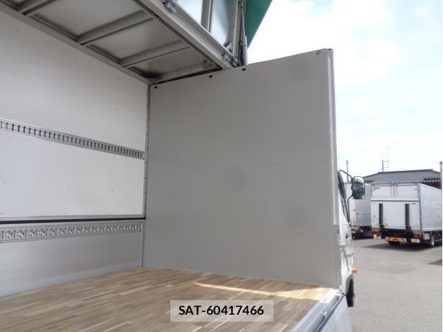 Mitsubishi FIGHTER 2025-10 8229963-6