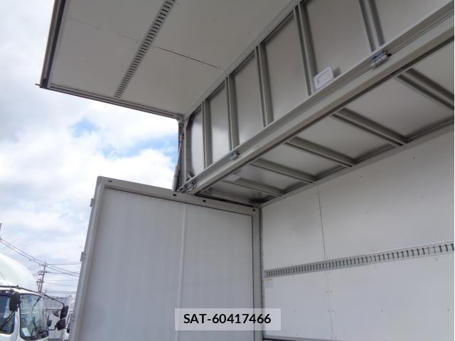 Mitsubishi FIGHTER 2025-10 8229963-7