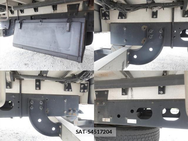 Mitsubishi FIGHTER 2016-11 8245190-16