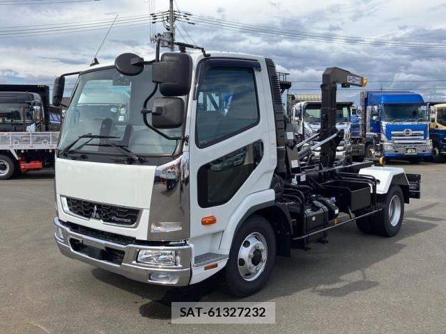 Mitsubishi FIGHTER 2025-04 8245189-0