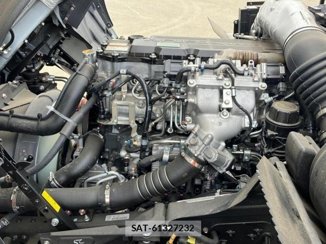 Mitsubishi FIGHTER 2025-04 8245189-12