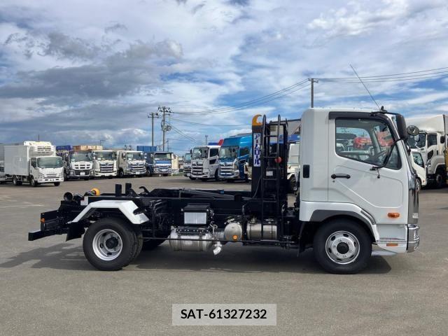 Mitsubishi FIGHTER 2025-04 8245189-5