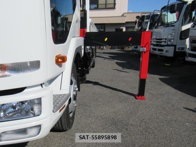 Mitsubishi FIGHTER 2026-03 8245188-11