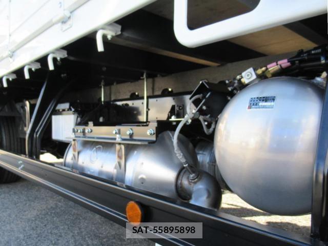 Mitsubishi FIGHTER 2026-03 8245188-14