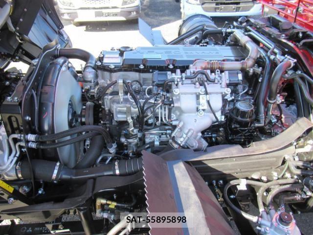 Mitsubishi FIGHTER 2026-03 8245188-19