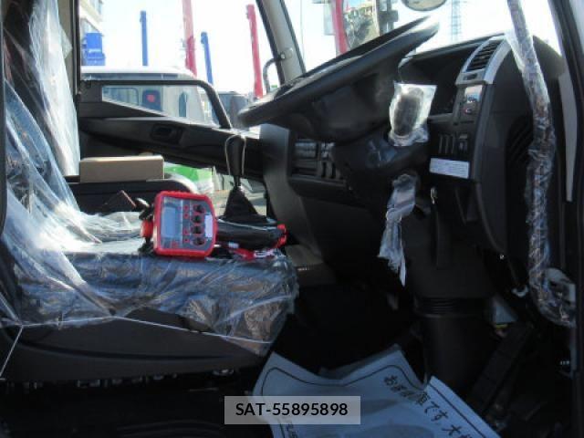 Mitsubishi FIGHTER 2026-03 8245188-23