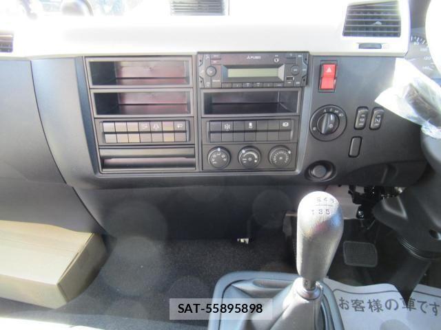 Mitsubishi FIGHTER 2026-03 8245188-26
