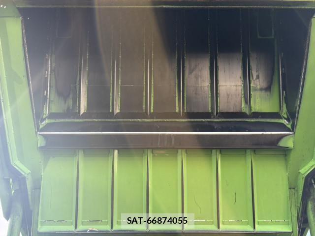Mitsubishi FIGHTER 2015-04 8245191-16