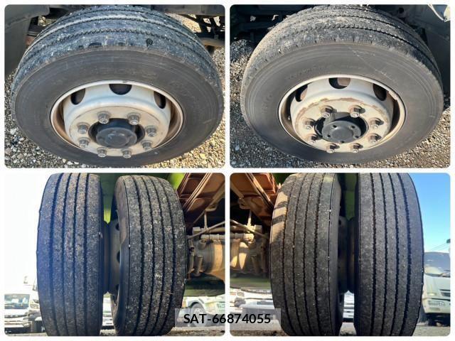 Mitsubishi FIGHTER 2015-04 8245191-26