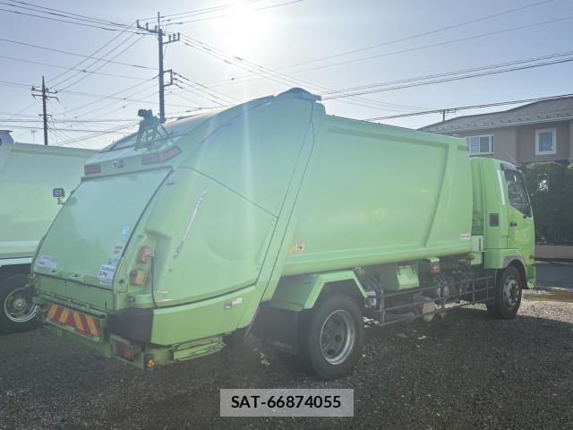 Mitsubishi FIGHTER 2015-04 8245191-2