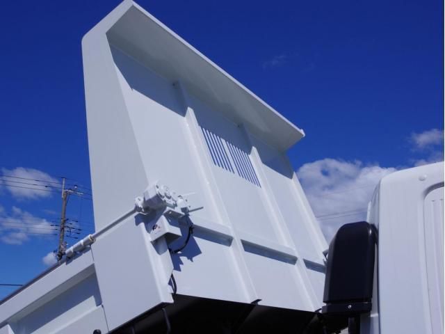 Mitsubishi FIGHTER 2026-02 8311113-9