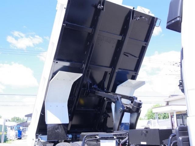 Mitsubishi FIGHTER 2026-02 8311113-10