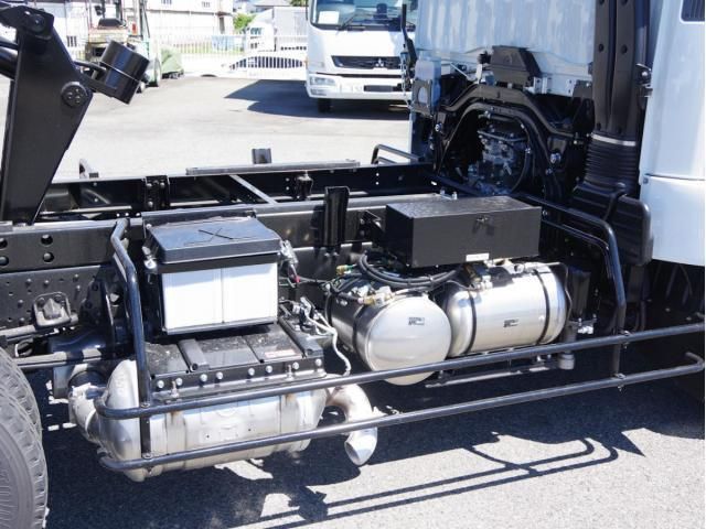 Mitsubishi FIGHTER 2026-02 8311113-13
