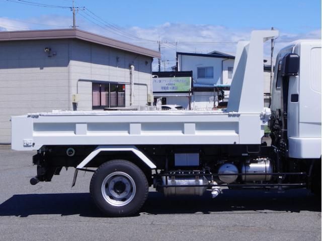 Mitsubishi FIGHTER 2026-02 8311113-15