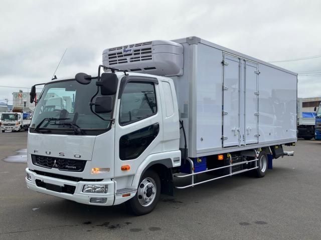 Mitsubishi FIGHTER 2025-11 8311108-0