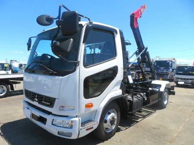 Mitsubishi FIGHTER 2026-05 8331885-21