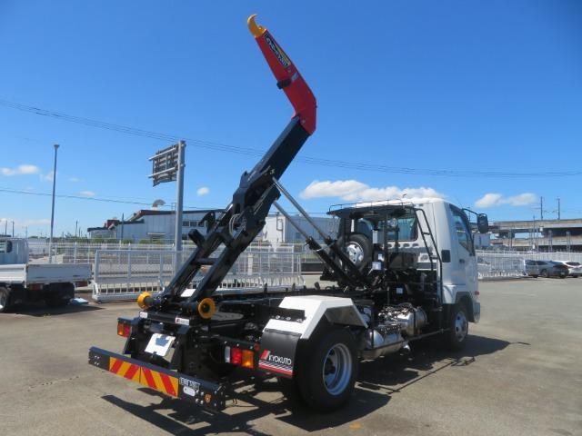Mitsubishi FIGHTER 2026-05 8331885-23
