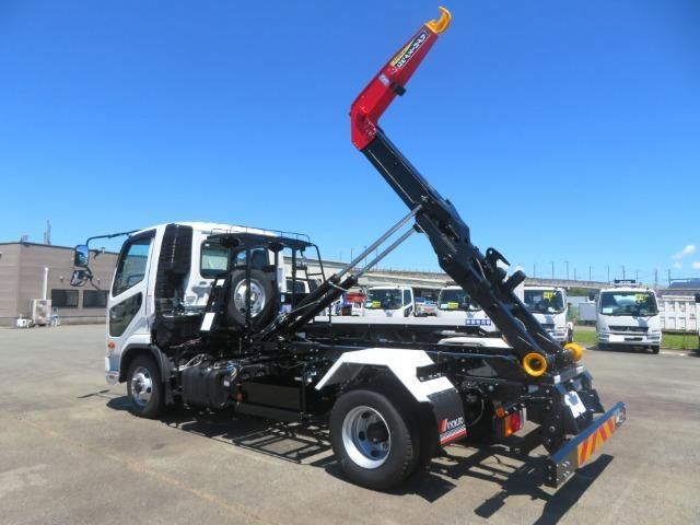 Mitsubishi FIGHTER 2026-05 8331885-24