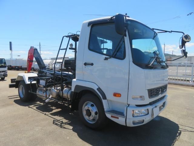 Mitsubishi FIGHTER 2026-05 8331885-26