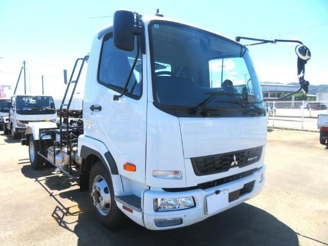 Mitsubishi FIGHTER 2026-05 8331885-3