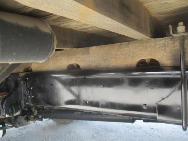 Mitsubishi FIGHTER 2014-05 8331891-27
