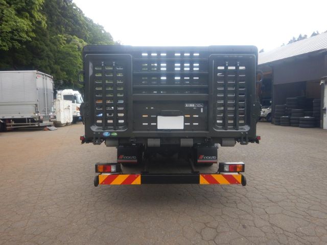 Mitsubishi FIGHTER 2024-09 8331881-5