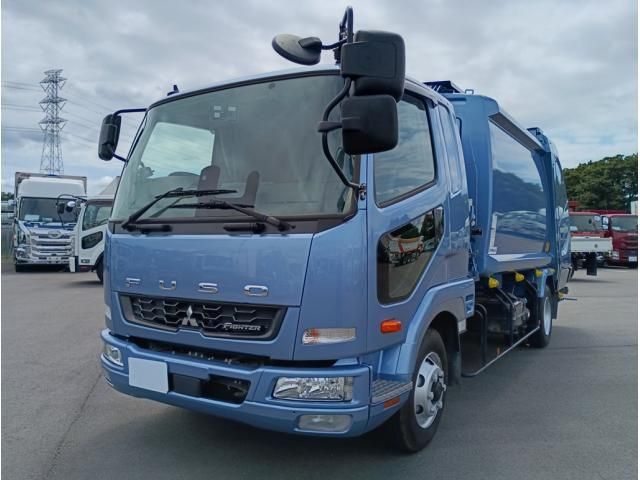 Mitsubishi FIGHTER 2022-09 8331880-0