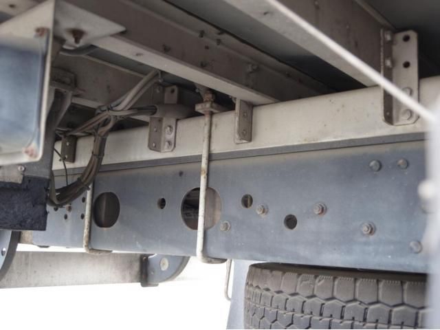 Mitsubishi FIGHTER 2006-03 8331899-6