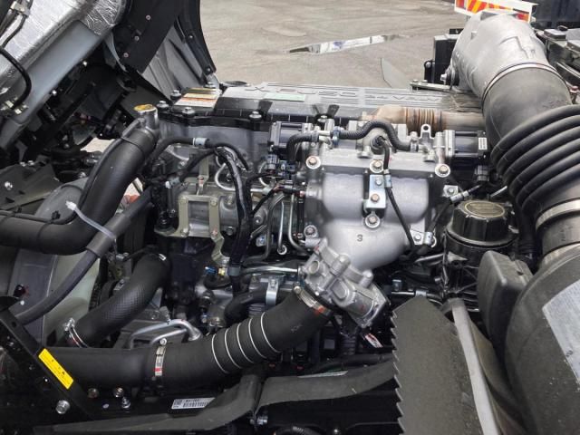 Mitsubishi FIGHTER 2025-10 8331886-12