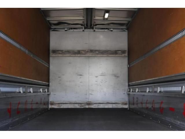 Mitsubishi FIGHTER 2016-03 8331894-9