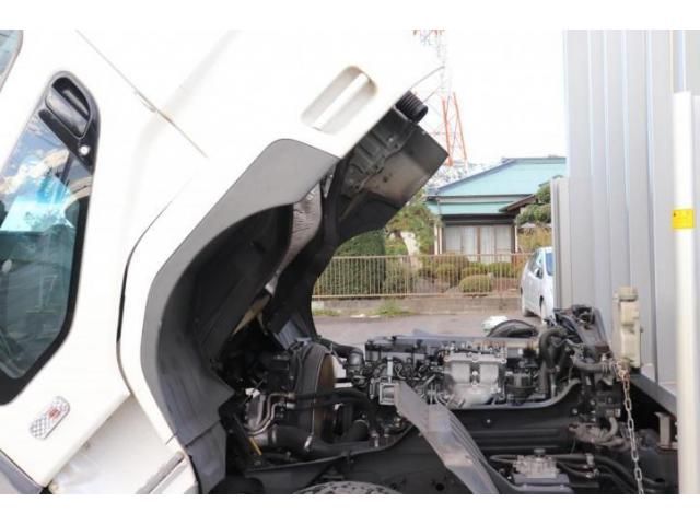 Mitsubishi FIGHTER 2016-03 8331894-21