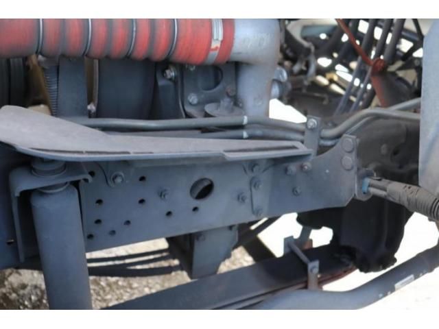 Mitsubishi FIGHTER 2016-03 8331894-23