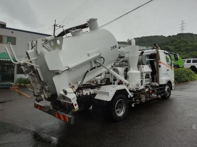 Mitsubishi FIGHTER 2016-05 8331882-4