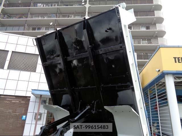 Mitsubishi FIGHTER 2020-07 8335821-15