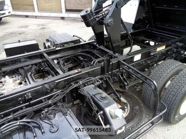 Mitsubishi FIGHTER 2020-07 8335821-16