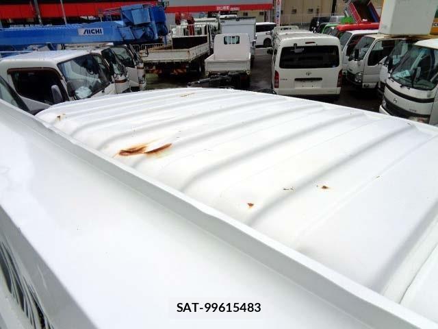 Mitsubishi FIGHTER 2020-07 8335821-21
