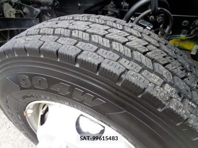 Mitsubishi FIGHTER 2020-07 8335821-25