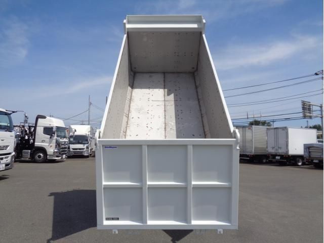 Mitsubishi FIGHTER 2026-01 8331884-4