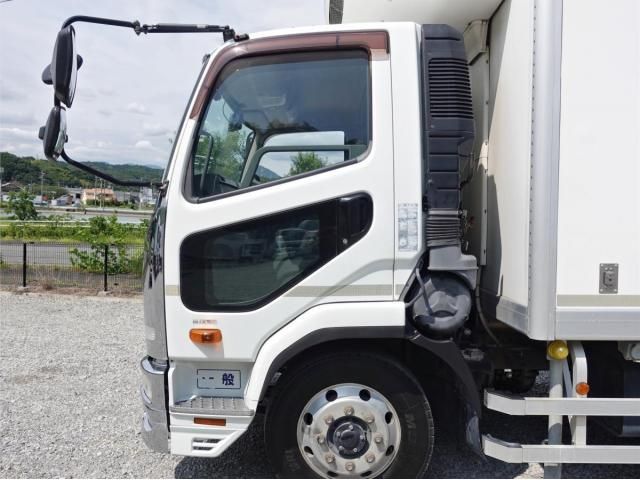 Mitsubishi FIGHTER 2015-12 8331897-9
