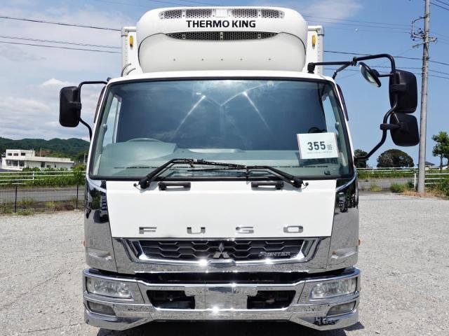 Mitsubishi FIGHTER 2015-12 8331897-2