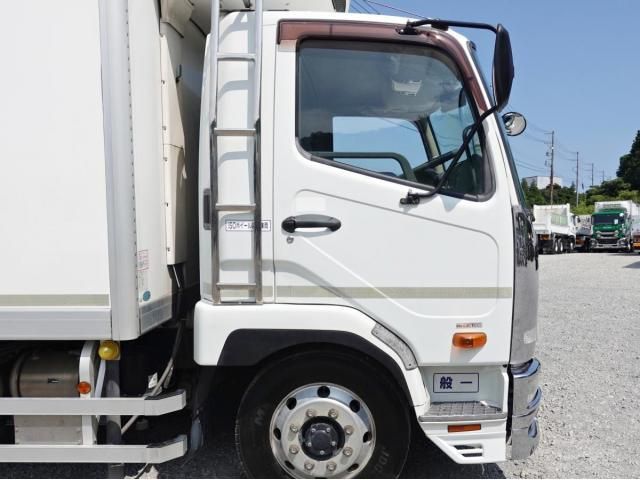 Mitsubishi FIGHTER 2015-12 8331897-3