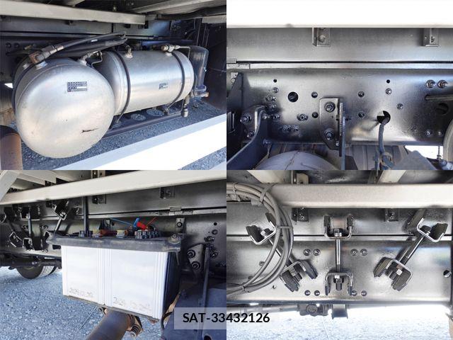 Mitsubishi FIGHTER 2012-09 8335817-15