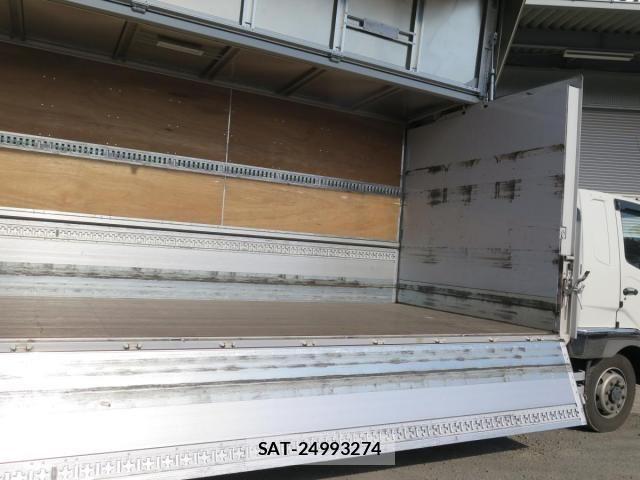 Mitsubishi FIGHTER 2021-09 8354445-11